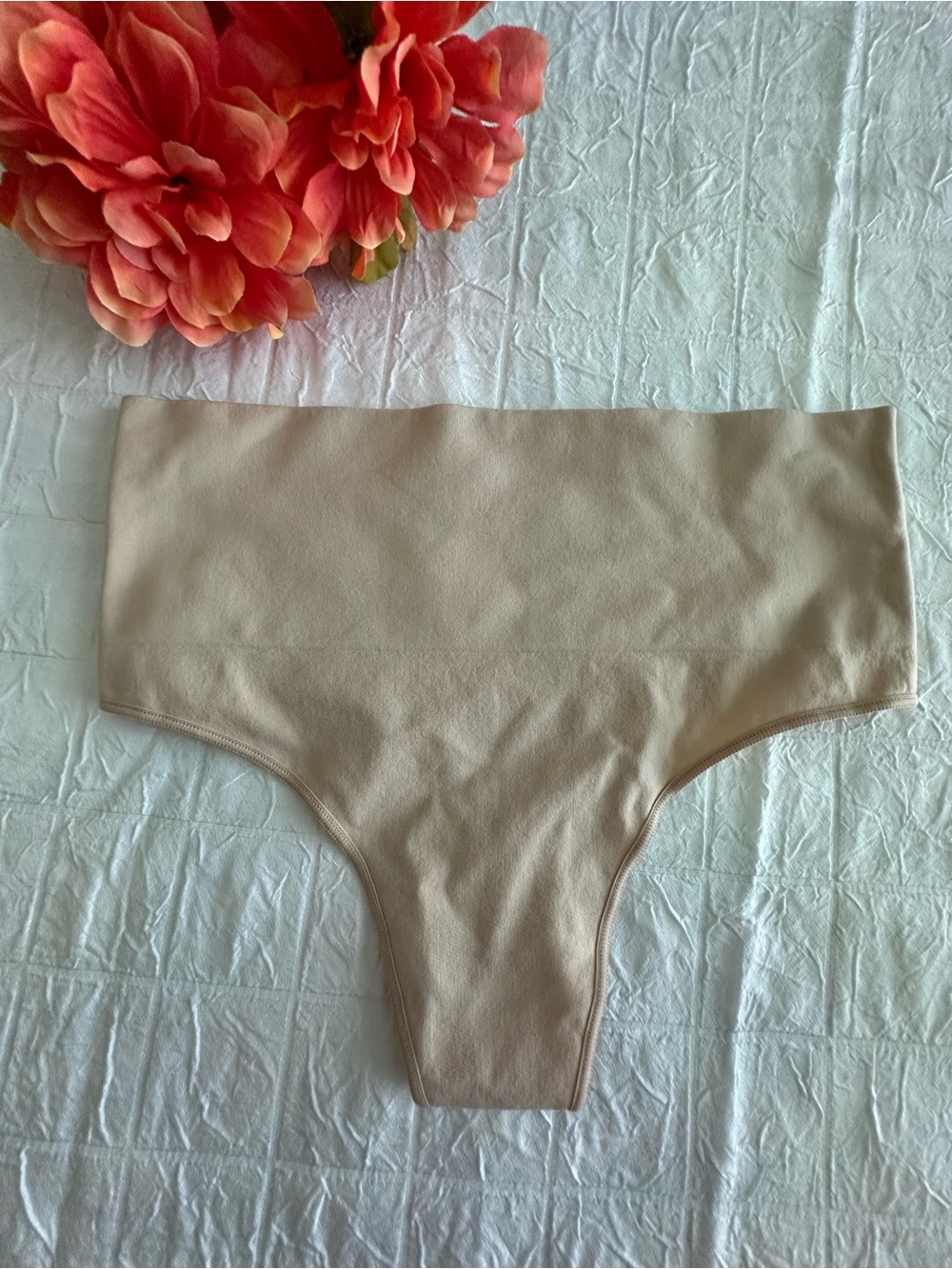 SPANX NWOT Tummy control Seamless Nude High-Waist Thong